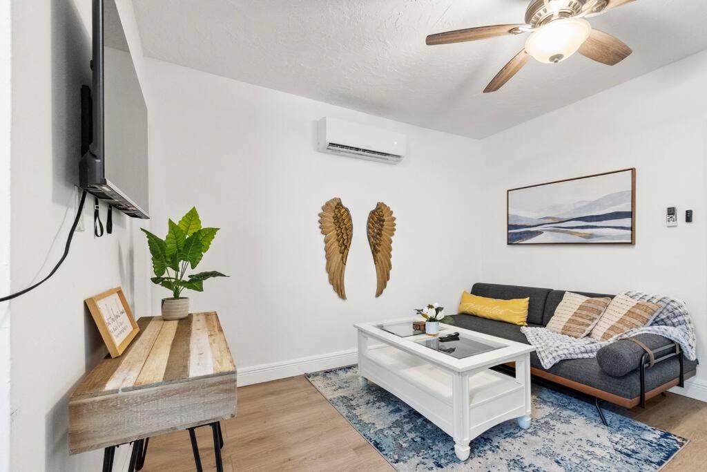 Intimate Casita Mia Minutes Away From Airport, Calle 8, Brickell, Coral Gables, The Beach And More! Miami Exterior foto